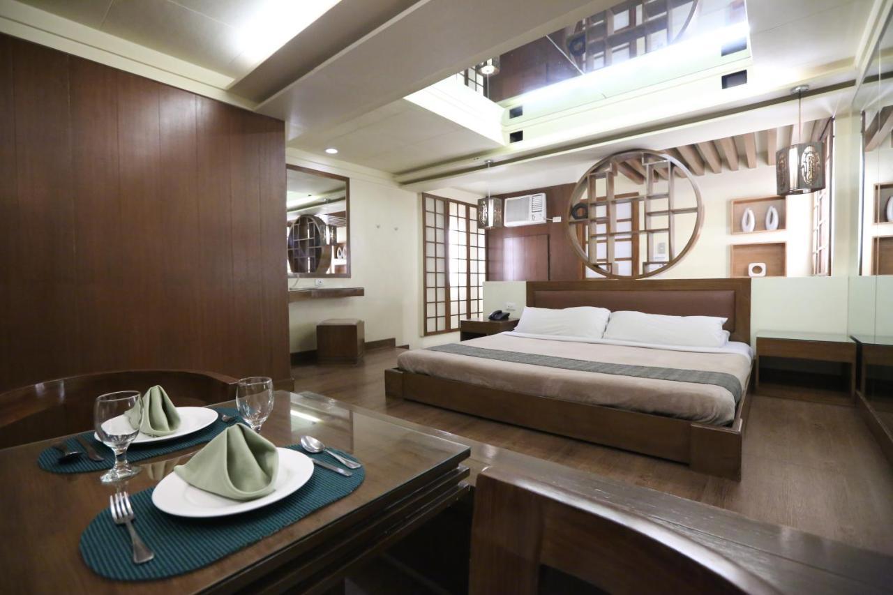 Victoria Court Suites Pasig Ngoại thất bức ảnh